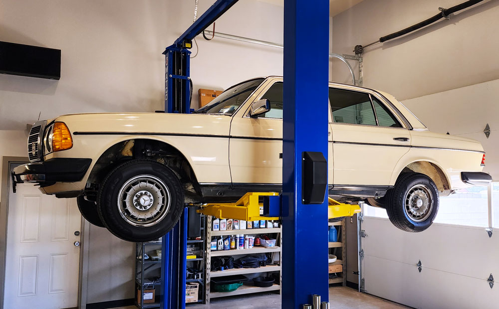 80s car inspection - 80s mercedes benz